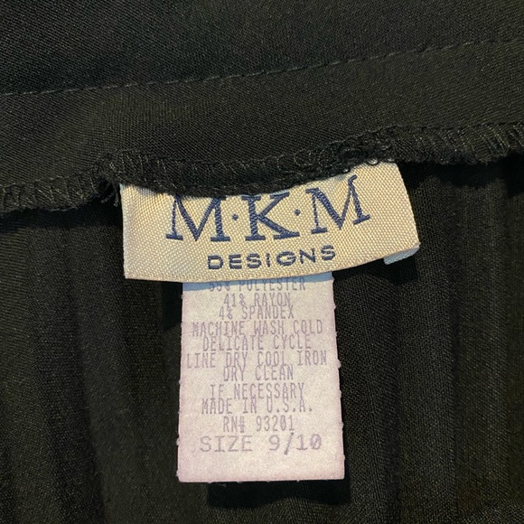 MKM Designs Black Pleated Skirt Size 9/10. Pretty pick for the office or go Goth - Picture 5 of 6